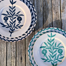 Load image into Gallery viewer, GRANADA GREEN PLACE SET 8x (4 Dinner + 4 Starter)