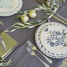 Load and play video in Gallery viewer, GRANADA VINTAGE BLUE PLACE SET 8x (4 Dinner + 4 Starter)
